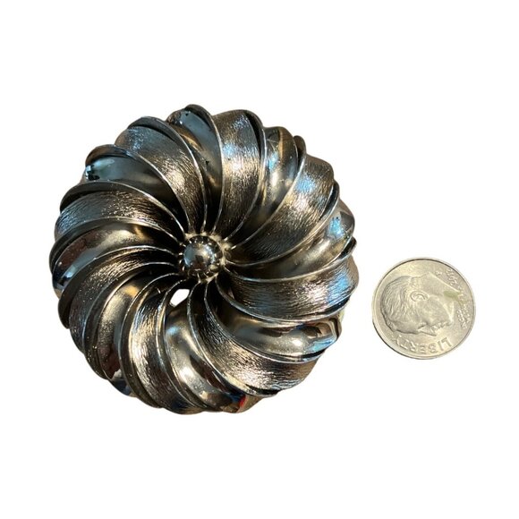 Vintage Silver-Tone Swirl Brooch Pin With Textured Design For Women - Picture 6 of 7